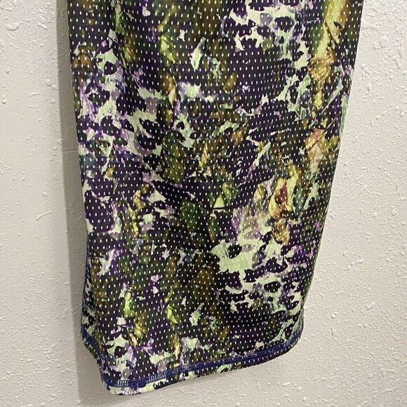 Lululemon Dancing Warrior Tank Top Womens 2 Floral Print Green Shelf Bra Active - Picture 3 of 9